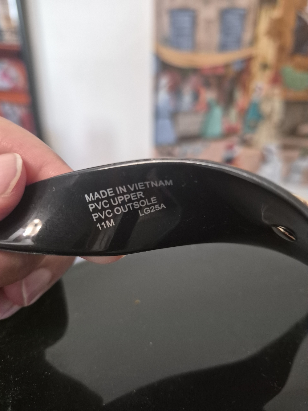Michael Kors Glossy Black PVC Thong Sandals with Logo Accent Sz11 New - Picture 4 of 4